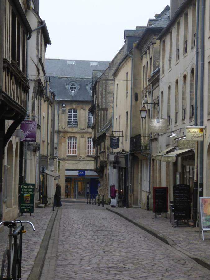 Gite De La Cathedrale Lejlighed Bayeux Eksteriør billede